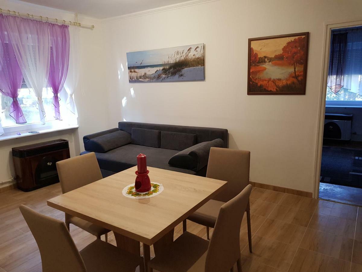 Lia Apartman Kiskunhalas Esterno foto